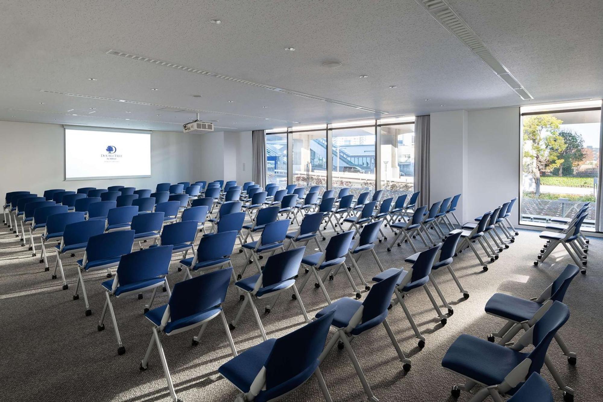 Готель Doubletree By Hilton Tokyo Ariake Екстер'єр фото