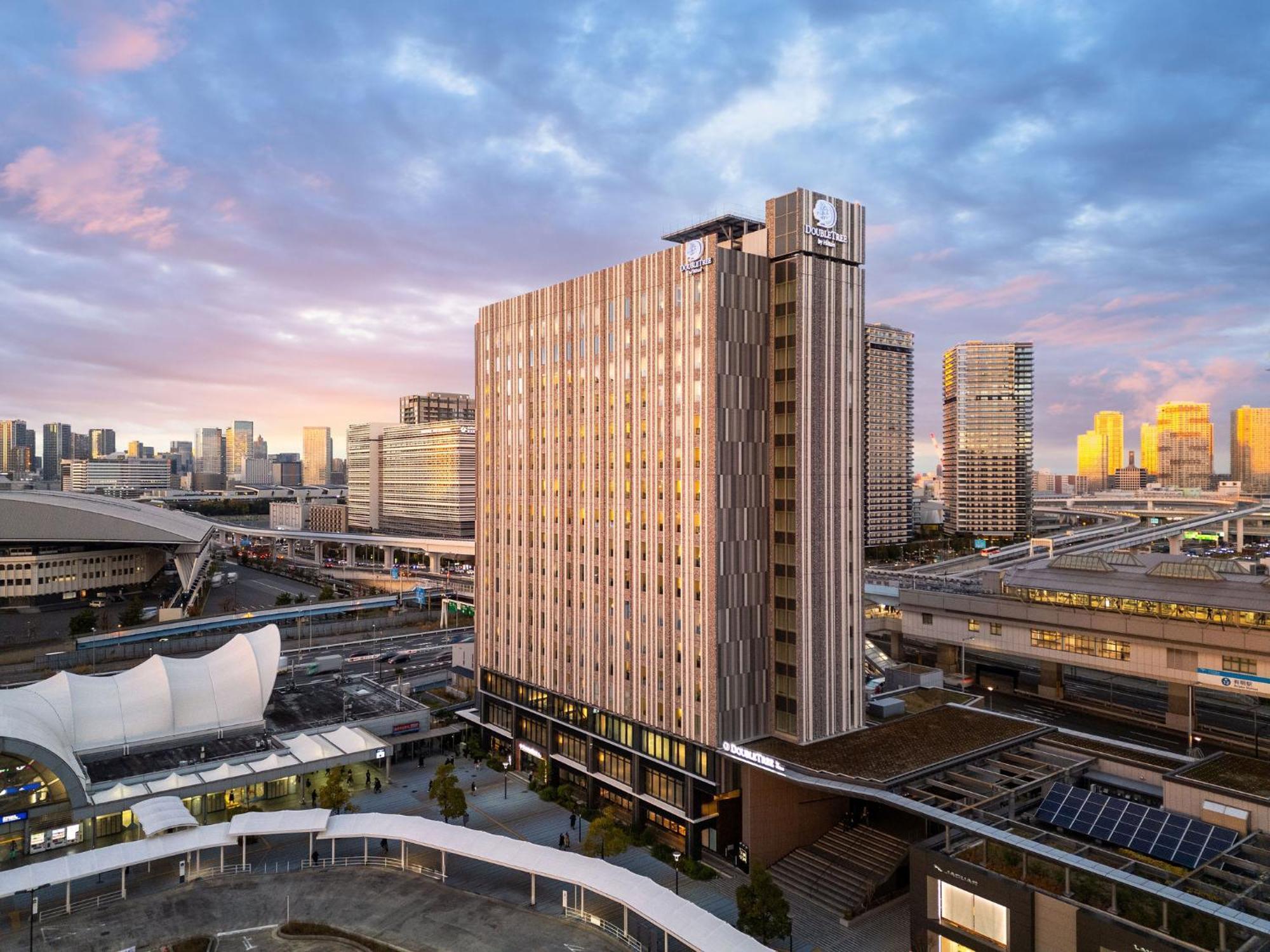 Готель Doubletree By Hilton Tokyo Ariake Екстер'єр фото